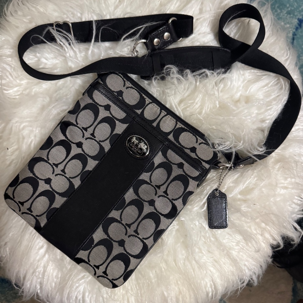 Coach Signature Crossbody -C-Logo-Black - Picture 6 of 6